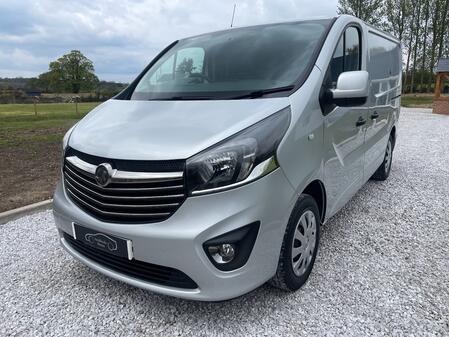 VAUXHALL VIVARO 1.6 CDTi 2700 BiTurbo Sportive