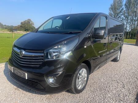 VAUXHALL VIVARO 1.6 CDTi 2900 BiTurbo ecoTEC Limited Edition Nav